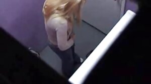 Teen blonde suce une grosse sexe porno en français bite