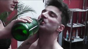 Trio de milf mature aux gros seins avec des film x porno en français adolescents excités sur le lit