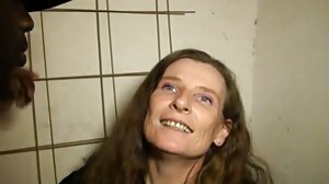 La milf brune Silvia Saige video porno francais en streaming se fait sodomiser dans la salle de bain